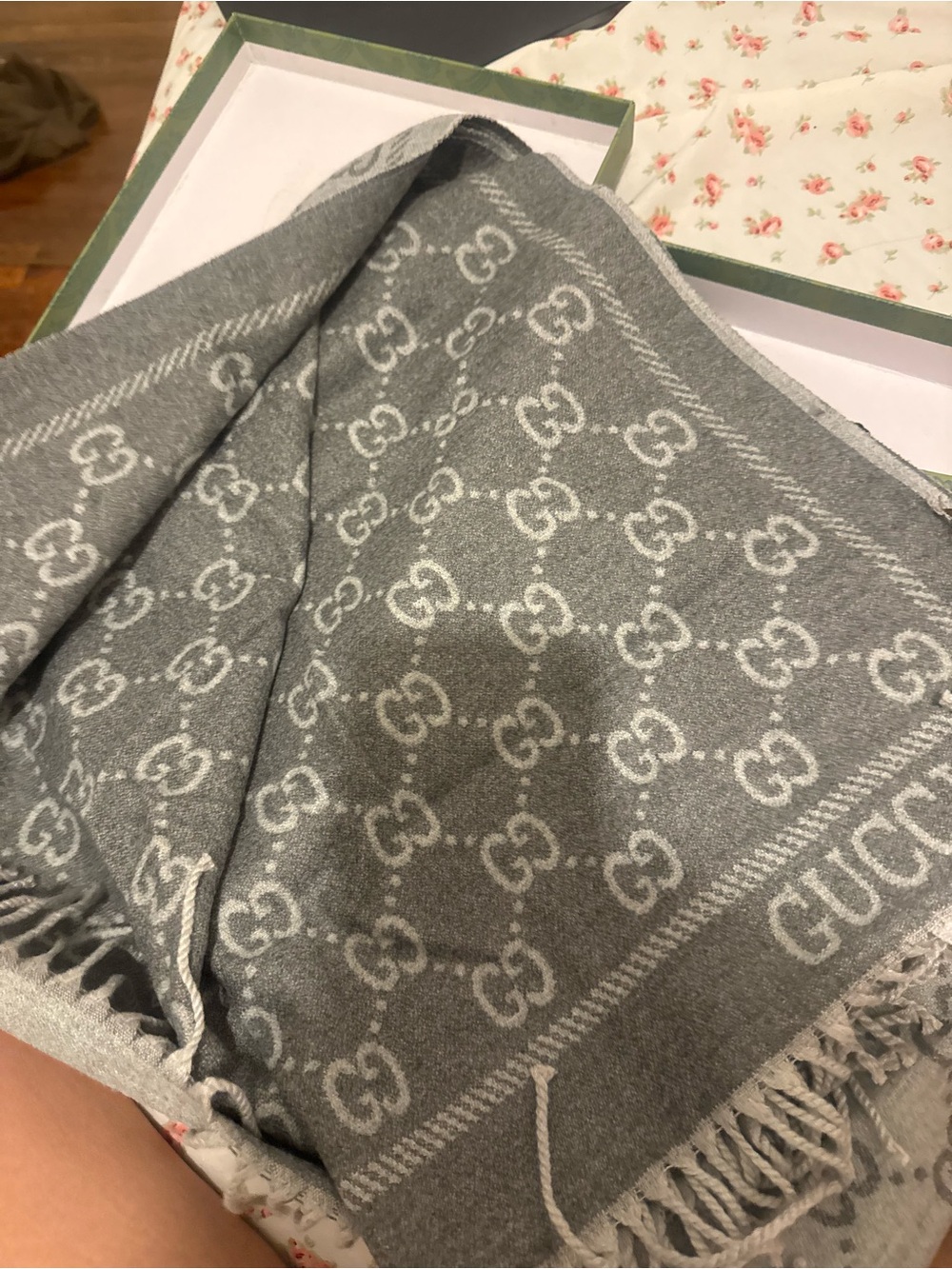 reversible scarf - Picture 8 of 9